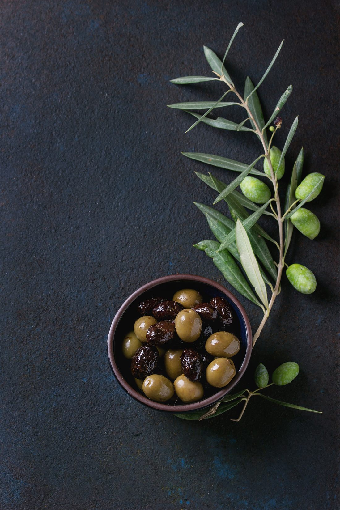 Frische mediterrane Zutaten und Vorspeisen